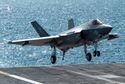 “Chim sắt” F-35 gặp nạn khi phô diễn sức mạnh ở Biển Đông, 7 người bị thương