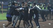 Thương tâm vụ bạo loạn khiến hàng trăm người thiệt mạng tại Indonesia