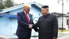 Cuộc gặp ‘ngẫu hứng’ Trump-Kim, Lịch sử hay biểu tượng?
