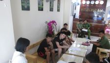 Bắt nhóm người Trung Quốc thuê nguyên khách sạn tổ chức đánh bạc qua mạng