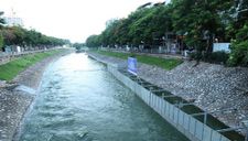 Chuyên gia: ‘Chi 150 tỷ đồng lấy nước sông Hồng làm sạch Tô Lịch khác nào trò chơi’