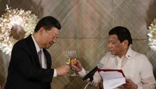 Ông Duterte đến Bắc Kinh, hứa sẽ cầm theo phán quyết năm 2016 của PCA