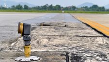 Đường băng nứt dọc nguy hiểm, sân bay Nội Bài đứng trước nguy cơ dừng khai thác