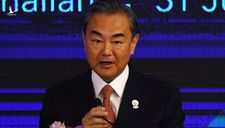 Biển Đông “nóng” ở Hội nghị Ngoại trưởng ASEAN, Trung Quốc “vừa đấm vừa xoa”