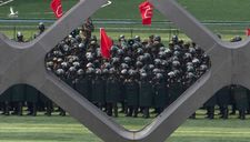 Tập trung lực lượng quân đội sát Hong Kong, Bắc Kinh đưa ra cảnh báo gay gắt