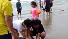 Thảm họa tắm biển ở Bình Thuận, nhiều du khách bị sóng cuốn mất tích