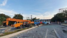 Hiện trường hai xe khách tông nhau kinh hoàng ở Khánh Hòa