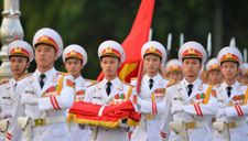 Nghi lễ thượng cờ ở Lăng Chủ tịch Hồ Chí Minh