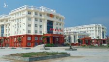 Tòa nhà Thành ủy 100 tỉ vừa xây đã nứt toác do gạch?