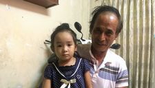 Cổ tích giữa đời thường: Ông bà lão bán bánh xèo “nhặt” cháu rơi