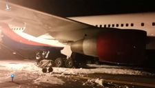 Máy bay đi từ VN cháy càng khi hạ cánh ở Nga, hàng chục người bị thương