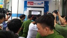 Ba người Trung Quốc bị khởi tố vì trộm mật khẩu ATM rút tiền