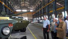 Cuba hỗ trợ Việt Nam công nghệ bảo quản xe thiết giáp