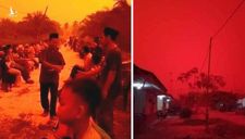 Bầu trời Indonesia đỏ như máu giữa ban ngày