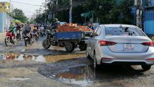 Dân mệt mỏi với các ‘giếng nước’ giữa đường