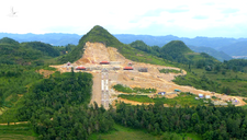Xẻ núi xây khu tâm linh xai phạm ở Hà Giang: Chính quyền đang ở đâu?