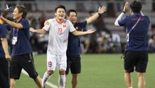 Chung kết U22 Việt Nam – U22 Indonesia: Thầy Park truyền chỉ thị Quang Hải ra sân, nhưng…