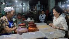 Giá thịt lợn đông lạnh tại TP.HCM rẻ hơn rất nhiều so với thịt lợn tươi sống