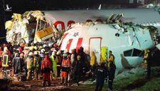Máy bay gãy 3 đoạn khi hạ cánh làm 182 người thương vong