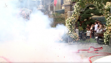 Một đám cưới tại Hà Nội ‘chơi nổi’ đốt hàng vạn tép pháo