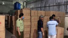 Phát hiện gần 1 triệu khẩu trang y tế chuẩn bị xuất sang Campuchia