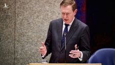 Bộ trưởng Y tế Hà Lan từ chức sau khi ngất tại quốc hội