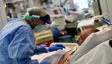 Italia: 125 bác sĩ tử vong, gần 17.000 nhân viên y tế mắc Covid-19