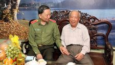 Bộ trưởng Tô Lâm thăm hỏi các đồng chí Công an lão thành cách mạng