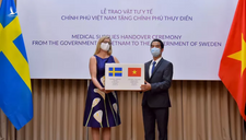 Việt Nam tặng Thụy Điển 100.000 khẩu trang vải kháng khuẩn phòng chống Covid-19