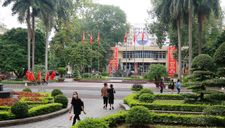 Sinh viên háo hức trở lại trường sau kỳ nghỉ dài vì dịch COVID-19