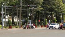 Hàng loạt xe biển xanh của tỉnh, thành ủy Bình Phước vượt đèn đỏ, bất chấp luật