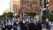 Vì sao người biểu tình Mỹ đòi cắt ngân sách hoặc giải tán cảnh sát?