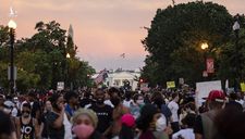 Hàng vạn người biểu tình vây kín các con đường thủ đô Washington