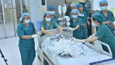 Thủ tướng Nguyễn Xuân Phúc gọi điện thăm hỏi ca phẫu thuật cặp song sinh
