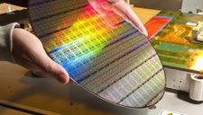 Intel vừa đặt dấu chấm hết cho vị thế của công nghệ chip bán dẫn Mỹ