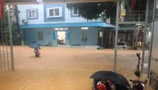 Hà Giang mưa dầm từ đêm tới sáng, nhiều ô tô chìm trong biển nước