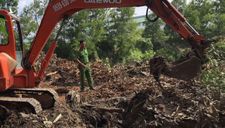Bị bắt quả tang chôn rác thải trái phép, Công ty Shing Mark đổ thừa cho công nhân