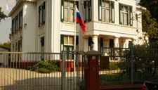 Nga nói ôtô sứ quán bị gắn thiết bị gián điệp