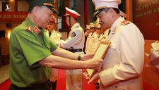 Thăng hàm Trung tướng và Thiếu tướng cho 9 lãnh đạo công an cao cấp