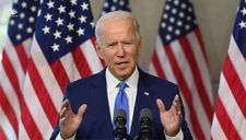 Ông Biden nói TT Trump ‘lạm quyền’