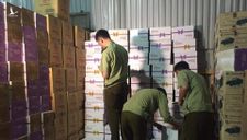 Hơn 2.500 thùng sữa chua uống được giới trẻ thích, không rõ nguồn gốc bị phát hiện