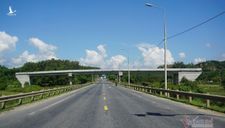 Cầu vượt 10 tỷ đồng không có lối lên ở Đà Nẵng