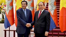 Ông Hun Sen cảm ơn Thủ tướng Nguyễn Xuân Phúc, bày tỏ đau buồn về thiệt hại do bão lũ ở miền Trung