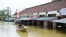 Chuyên gia lý giải việc miền Trung hứng mưa lũ dồn dập trong tháng 10