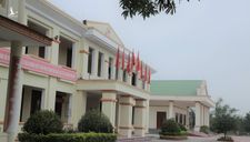 Vì sao trụ sở xã ‘đẹp long lanh’ ở Hà Tĩnh bị bỏ hoang?