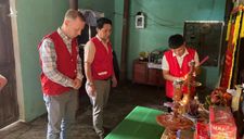 Đại sứ Anh thăm 2 xã bị ảnh hưởng nặng nhất vì lũ lụt tại Quảng Bình