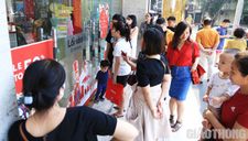 Người Hà Nội bỏ bữa đi ‘săn’ hàng giảm giá ngày Black Friday