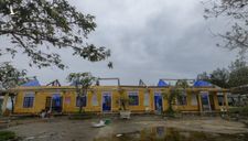 Hàng loạt trường học ở Huế tan hoang sau bão số 13