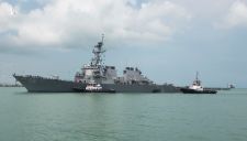 Trung Quốc ngang ngược, đánh đuổi tàu chiến Mỹ trên Biển Đông
