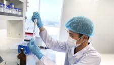 Việt Nam sắp tiêm vaccine ngừa COVID-19 cho 40 người